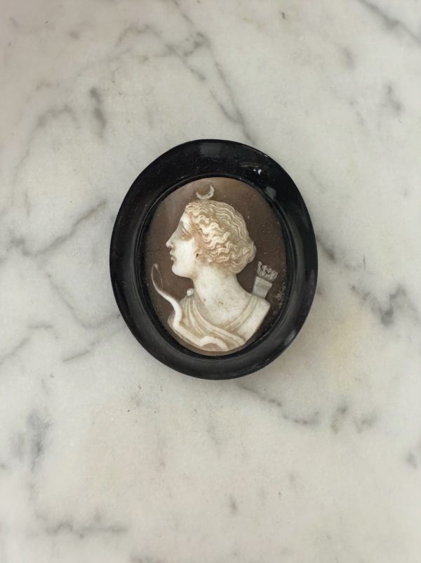 Cameo of Diana the huntress broach